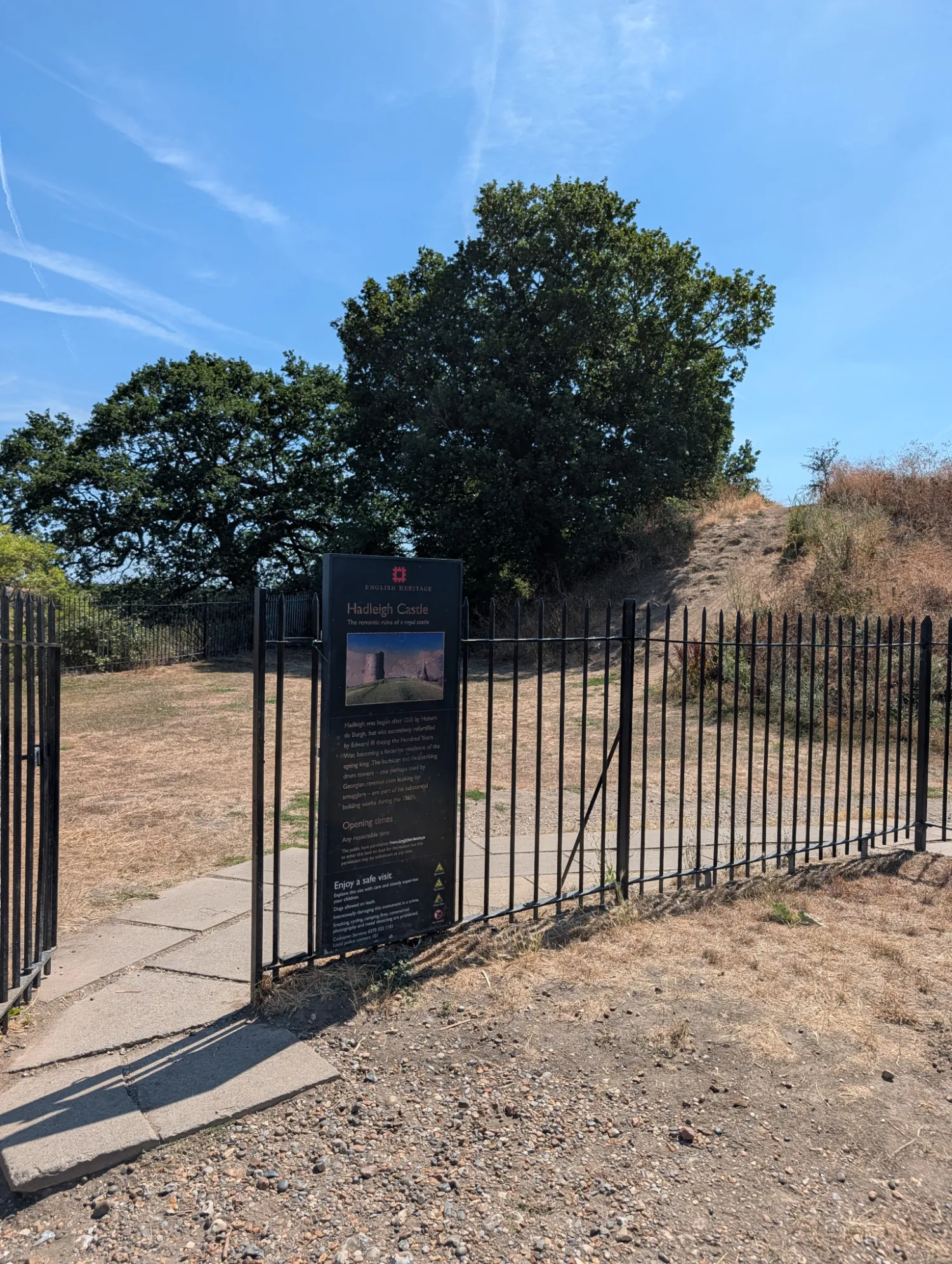 Entrance to the Hadleigh Castle ruins in Hadleigh Country Park.